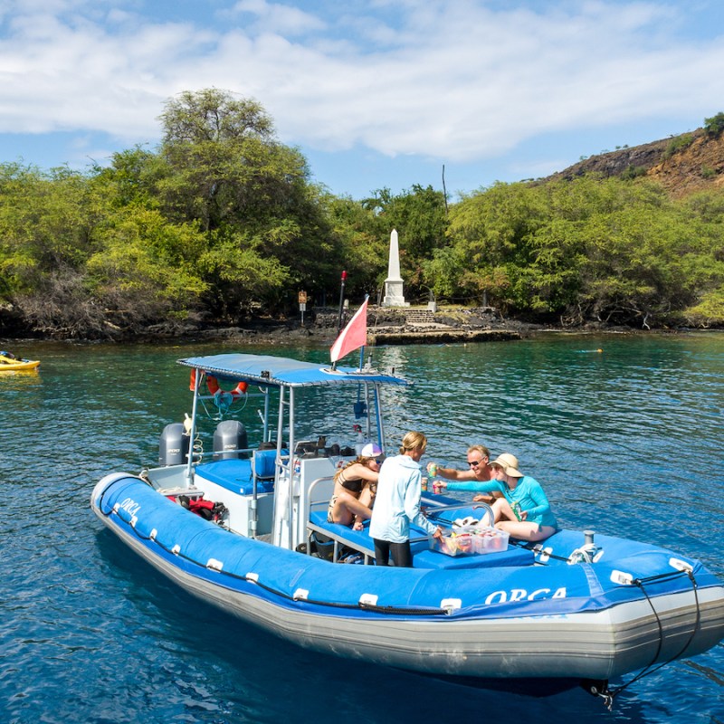 a small boat in a body of water