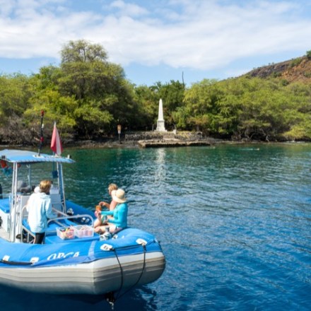 a small boat in a body of water