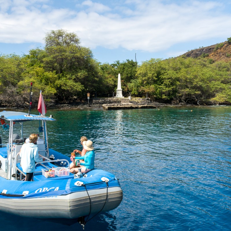 a small boat in a body of water